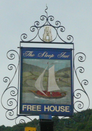Llandogo, Sloop Inn