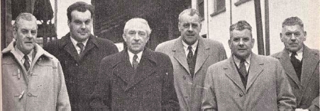 An offer he couldn't refuse. R N Coate (third from the left) with
theShowerings left to right Ralph, Keith, Herbert, Francis and Arthur, at
the time of the 'merger' of the two cider makers