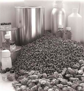 Figure 2. Hop cones and products including pellets, extracts and
essences (Botanix)