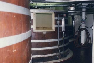 File:Banks 1995 (12).jpg