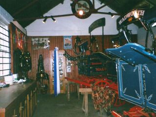 File:DevizesWadworthBry200207j SP.jpg