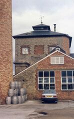 File:Arkells Swindon 1993 (15).jpg