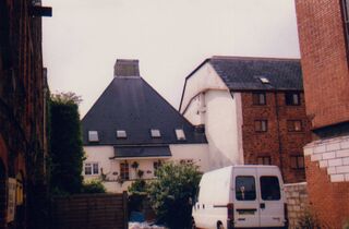 File:Arnold & Hancock 8.jpg