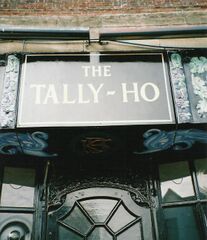 File:EastbourneTallyHo 200604 SP04.jpg