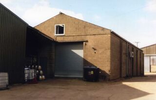 File:Hatfield Three Brewers.jpg